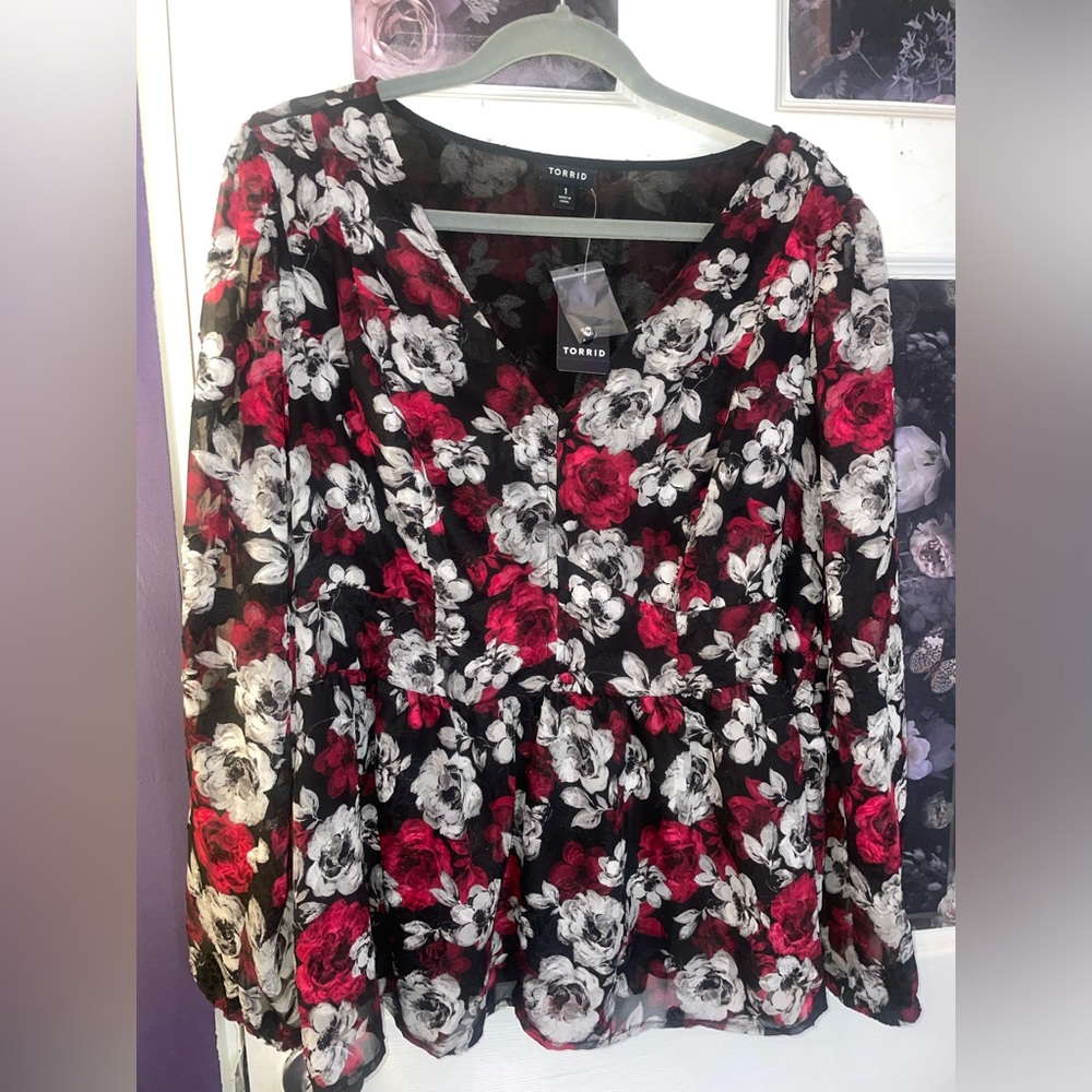 Torrid chiffon floral peplum blouse. Torrid size 1 (14)